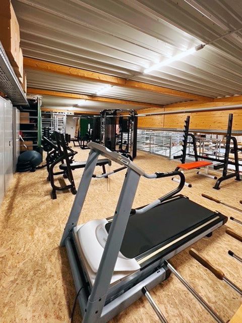 Hauseigenes Fitnessstudio von Drescher Folientechnik – Gesundheitsförderung am Arbeitsplatz in Bellenberg / Neu-Ulm.